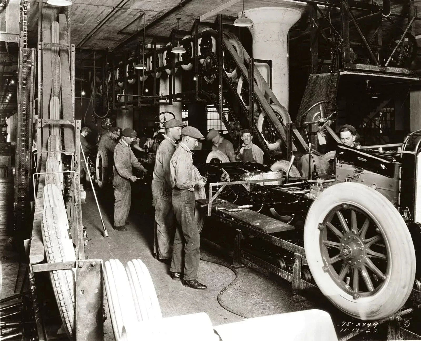1922 Buick Factory Assembly Line Classic Car Retro Picture Photo