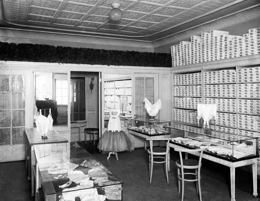 1922 Joy Corset Shop Classic Retro Historic Black & White 300 PCS Jigsaw Puzzle