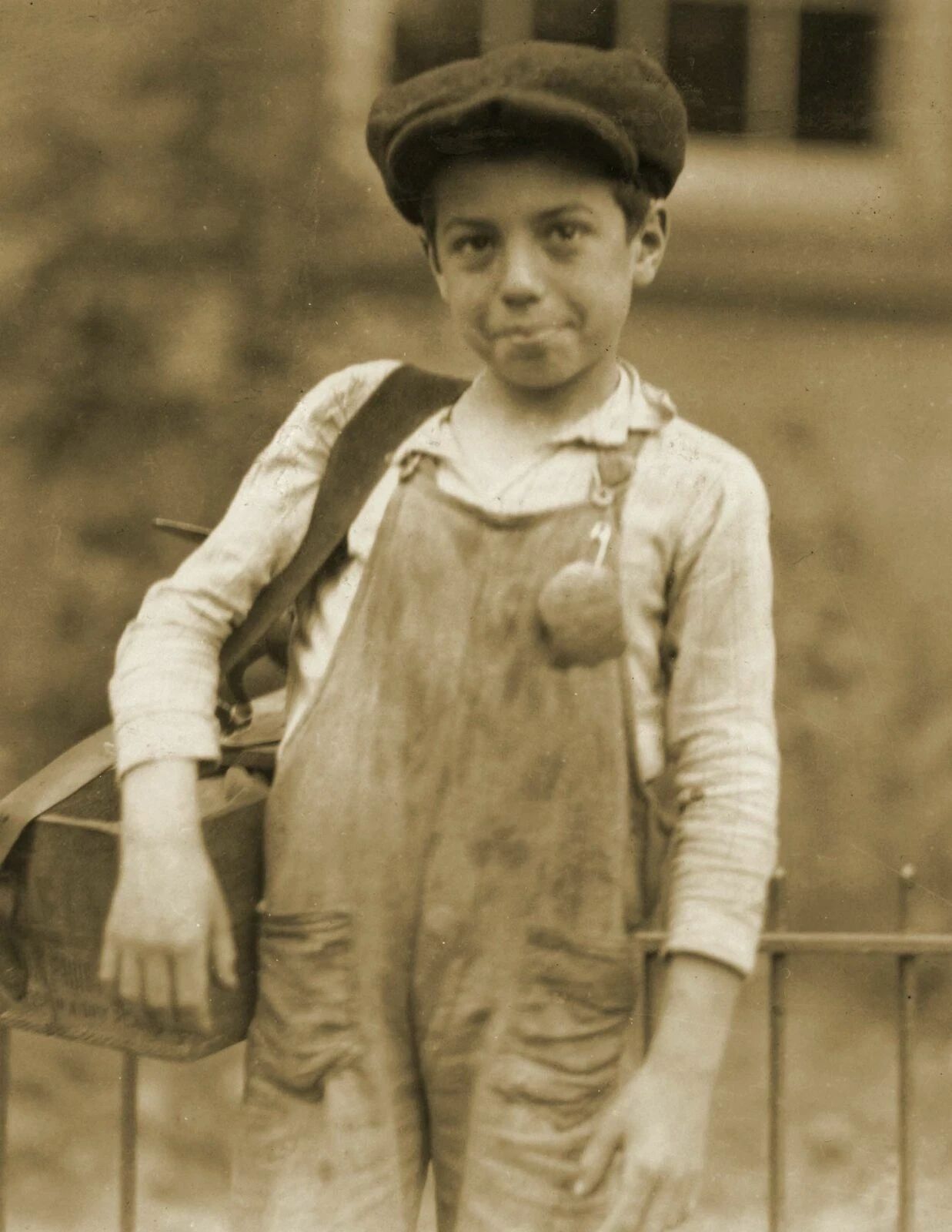 1924 10 Year Old Shoe Shiner Hartford Connecticut Old 300 Piece Jigsaw Puzzle