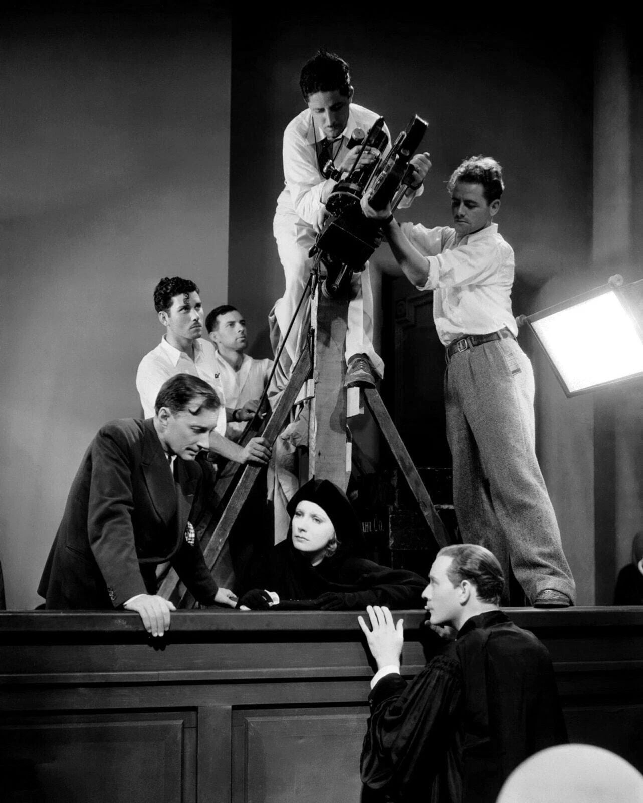 1929 Greta Garbo Filming Classic The Kiss Retro Hollywood Picture Photo
