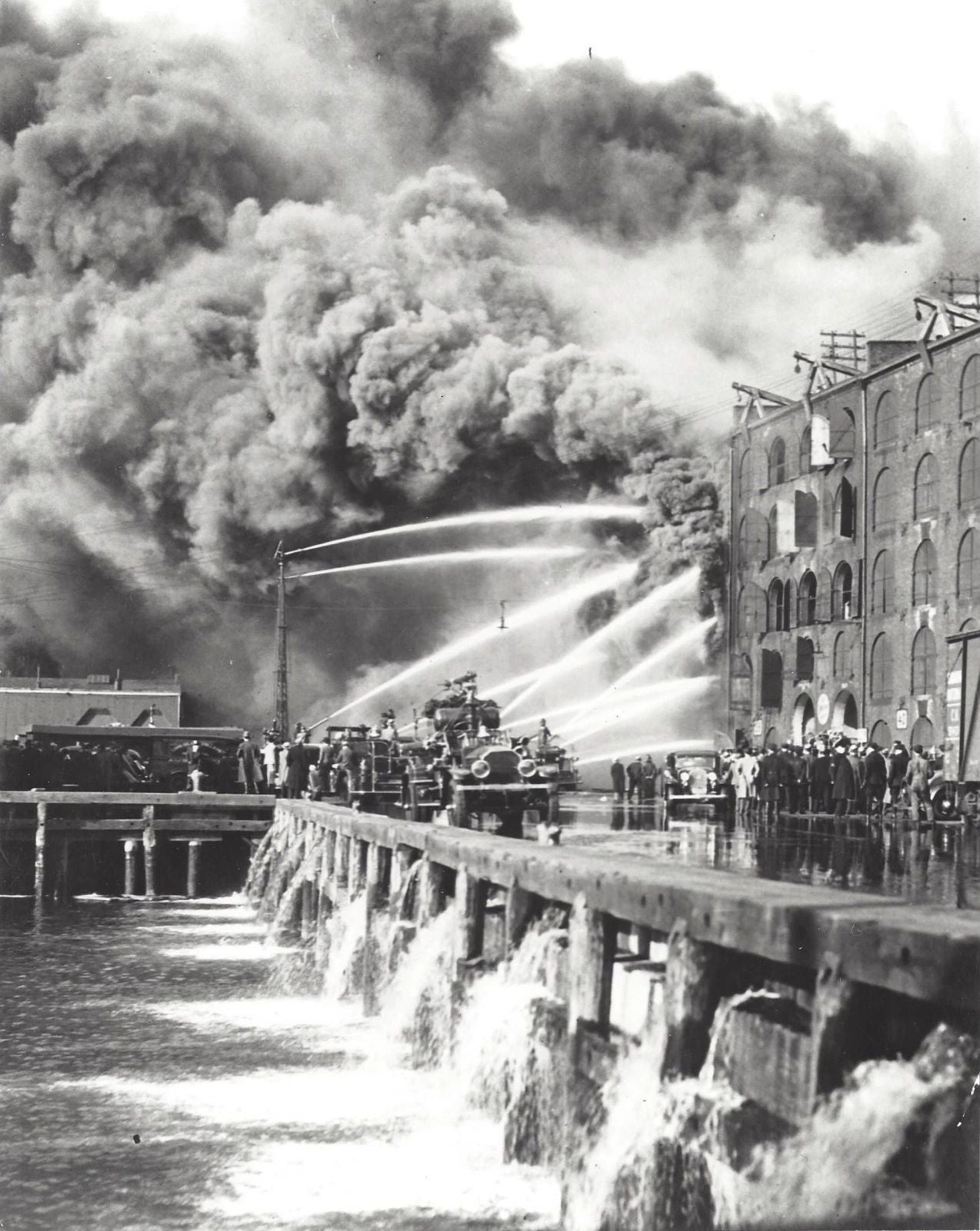 1930 Brooklyn 7 Alarm Fire Photo Picture Firefighting 300 Piece Jigsaw Puzzle