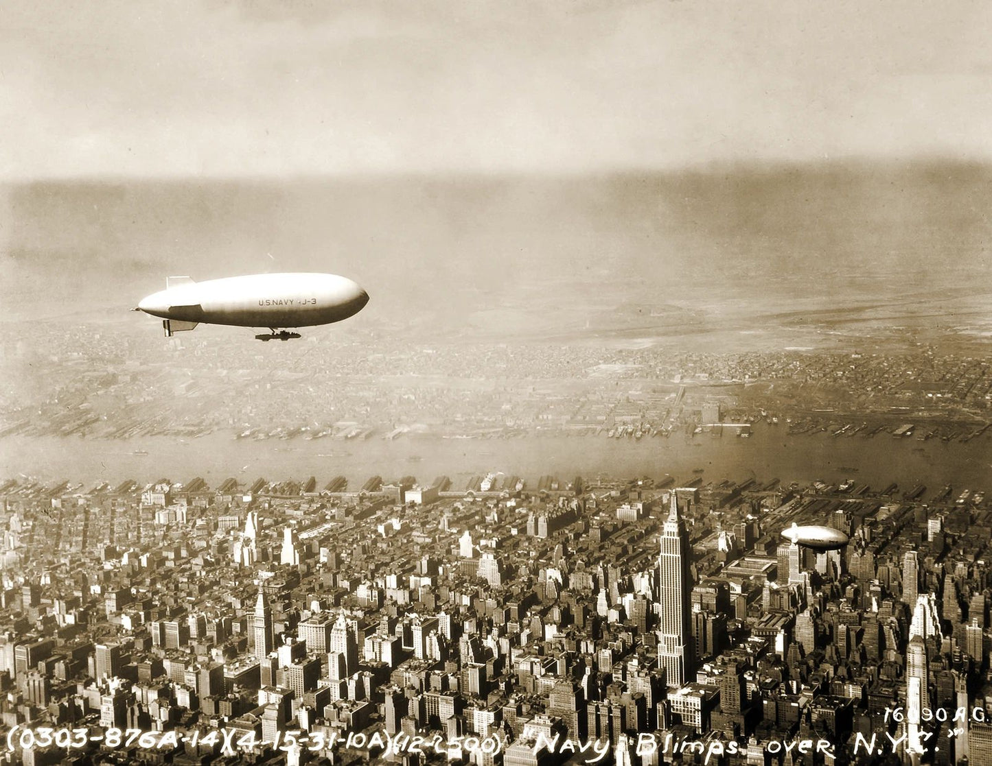 1931 Navy Blimp Over New York City Ny Old Vintage 300 Piece Jigsaw Puzzle