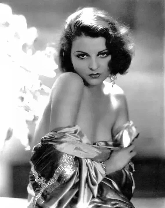 1932 Movie Star Lillian Bond Classic Retro Vintage Photo 300 Piece Jigsaw Puzzle