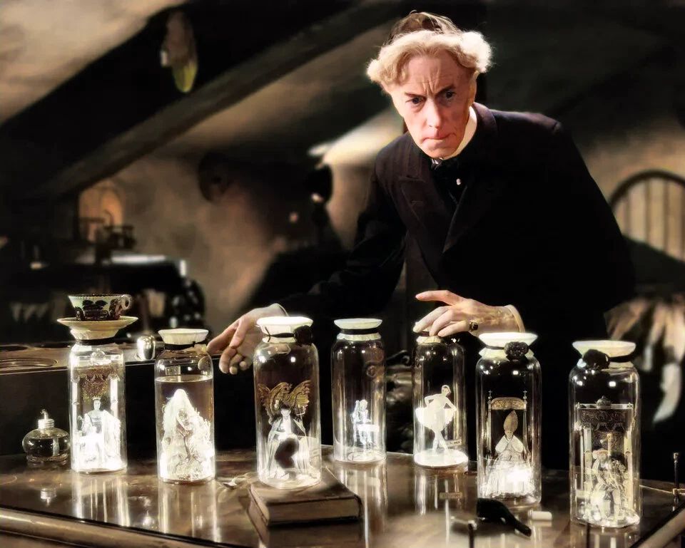 1935 Ernest Thesiger The Bride Of Frankenstein Colorized 300 Piece Jigsaw Puzzle