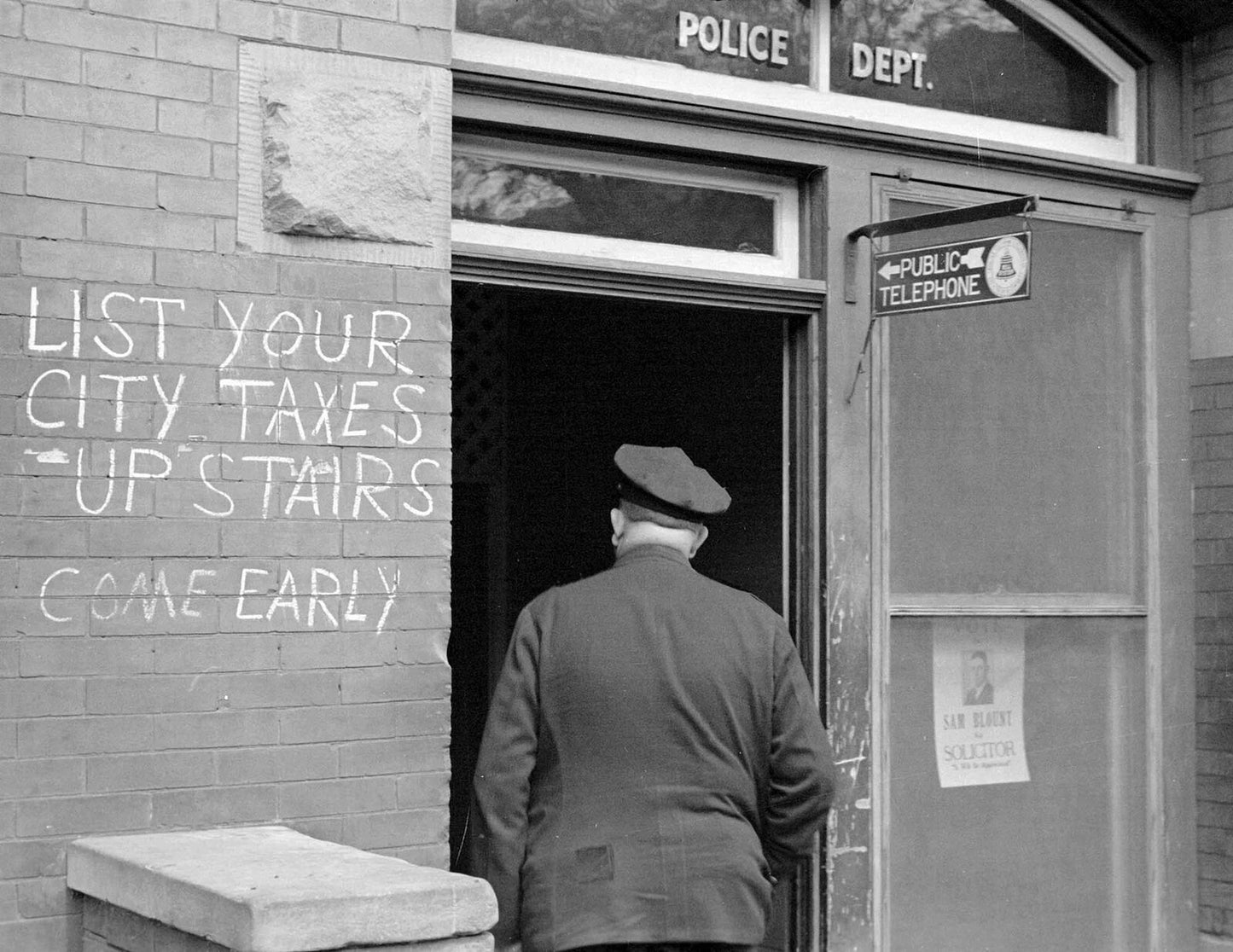 1938 Police Department, Washington North Carolina Old 300 Piece Jigsaw Puzzle