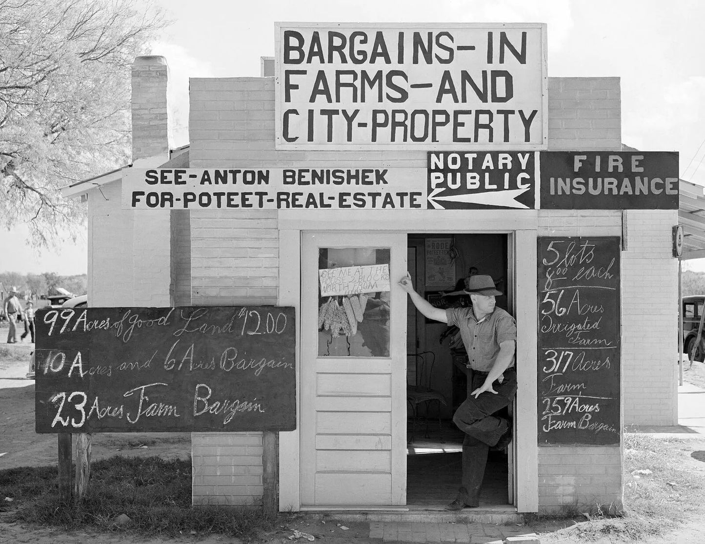 1939 Real Estate Office Potee, Texas Vintage Old Reprint 300 Piece Jigsaw Puzzle