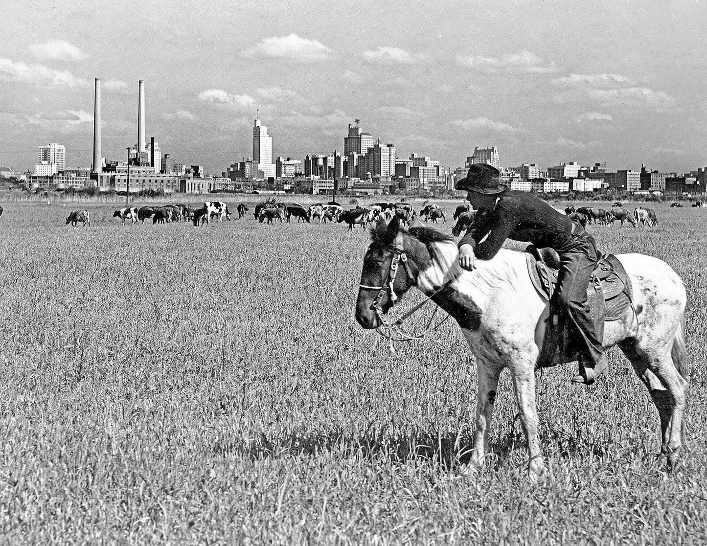 1945 Cowboy & Horse Dallas Texas Skyline Retro Print 300 Piece Jigsaw Puzzle