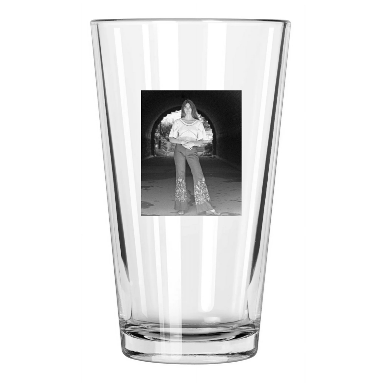 1968 Country Singer Emmylou Harris Photo Western Music Pint Beer Drinking Glass