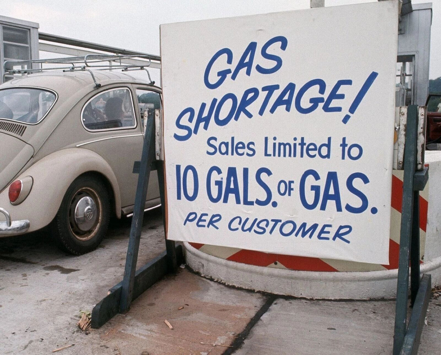 1973 Gas Station Shortage Sign Classic Historic Poster 300 Piece Jigsaw Puzzle