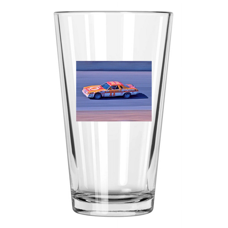 1977 Holly Farms Chevy Cale Yarborough Daytona 500 1 Pint Beer Drinking Glass
