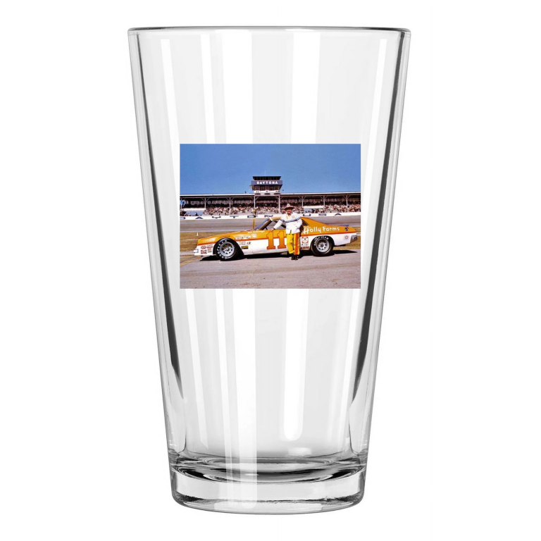 1977 Holly Farms Chevy Cale Yarborough Daytona 500 3 Pint Beer Drinking Glass