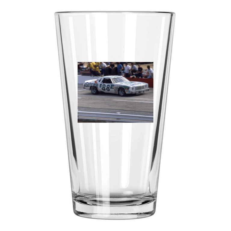 1979 Digard Chevy Darrell Waltrip Rockingham 500 2 Pint Beer Drinking Glass