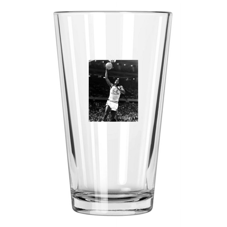 1981 North Carolina Tar Heels James Worthy Basketball Pint Beer Drinking Glass