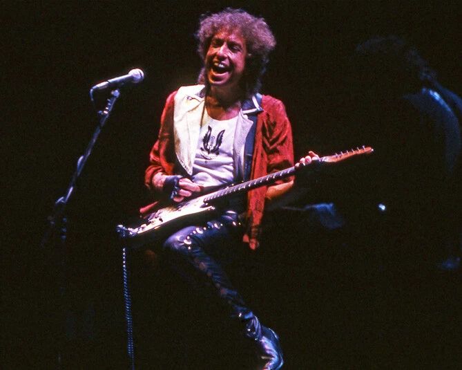 1986 American Singer Bob Dylan Glossy Photo Music Print Guitar Poster