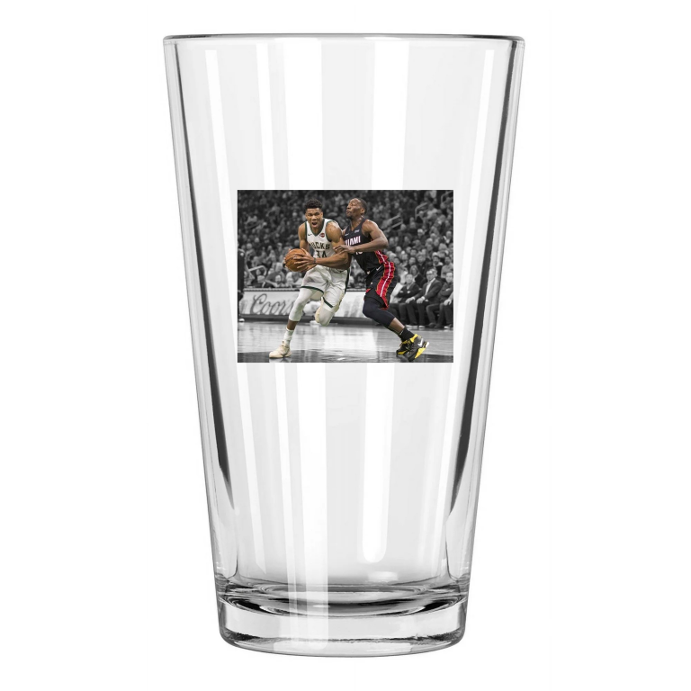 Milwaukee Bucks Giannis Antetokounmpo Photo Spotlight Pint Beer Drinking Glass
