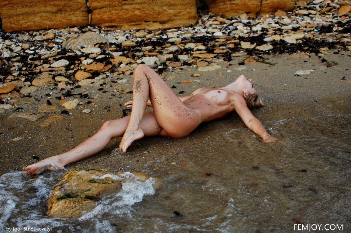 PHOTO (ART NUDES) FINE ART Professional FEMALE MODEL 8x10 Print