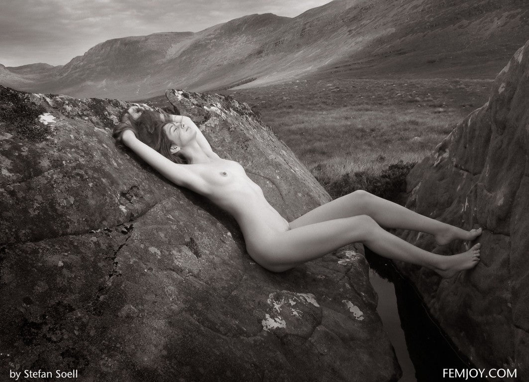 PHOTO (ART NUDES) FINE ART Professional FEMALE MODEL 8x10 Print