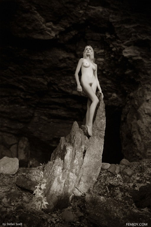 PHOTO (ART NUDES) FINE ART Professional FEMALE MODEL 8x10 Print