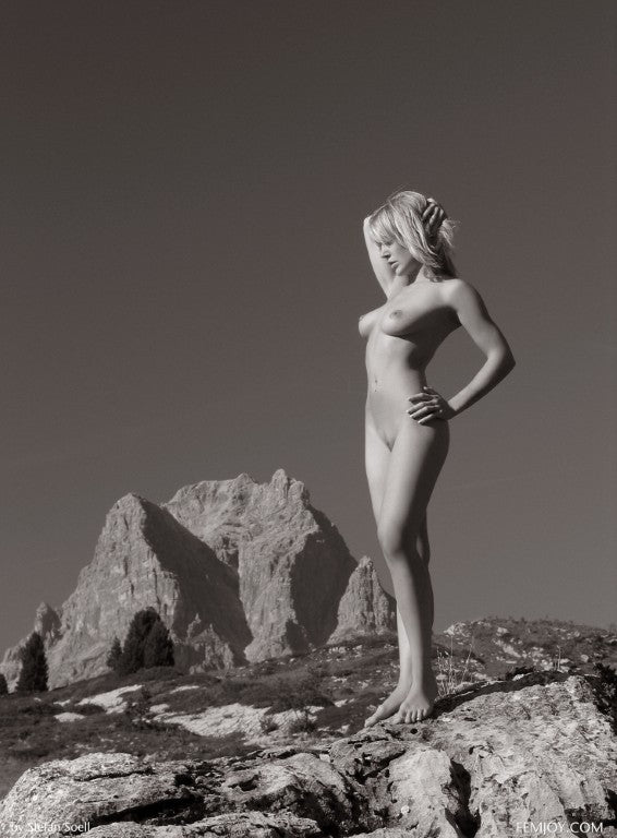 PHOTO (ART NUDES) FINE ART Professional FEMALE MODEL 8x10 Print