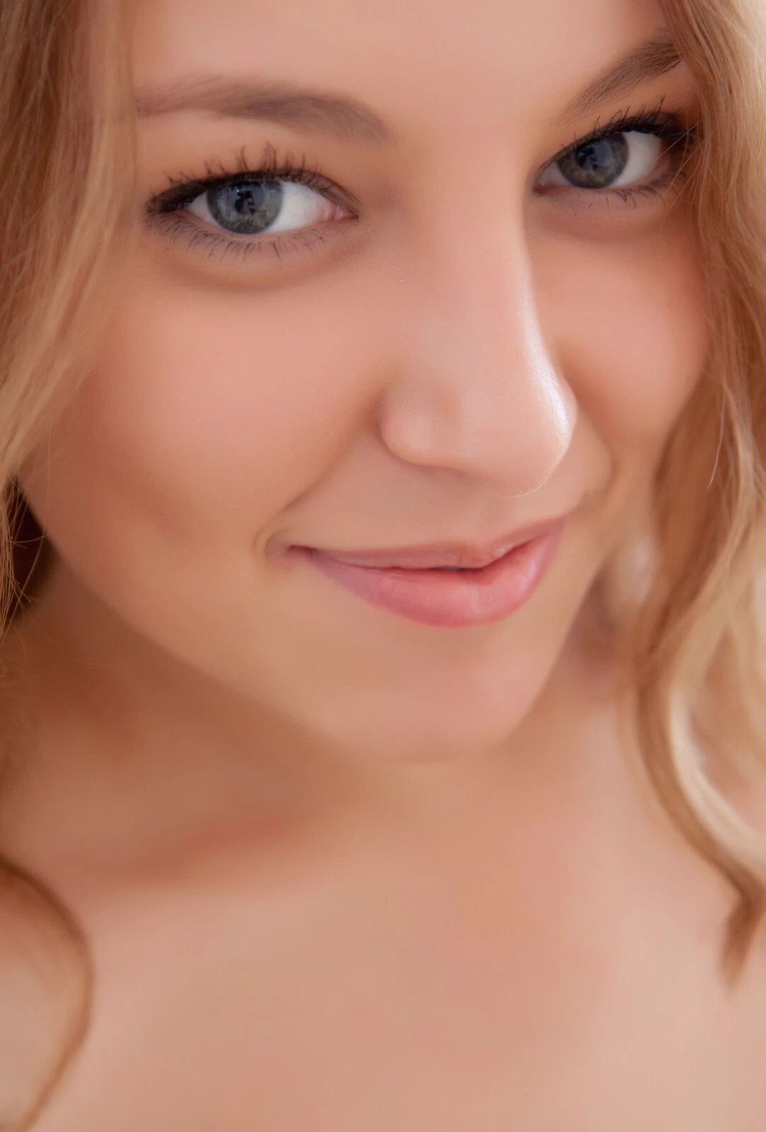 PHOTO (ART NUDES) FINE ART Professional FEMALE MODEL 8x10 Print
