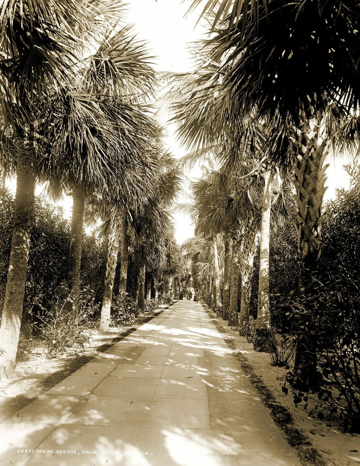 1910 Ocean Ave, Palm Beach, Florida Vintage Old Keychain Reprint