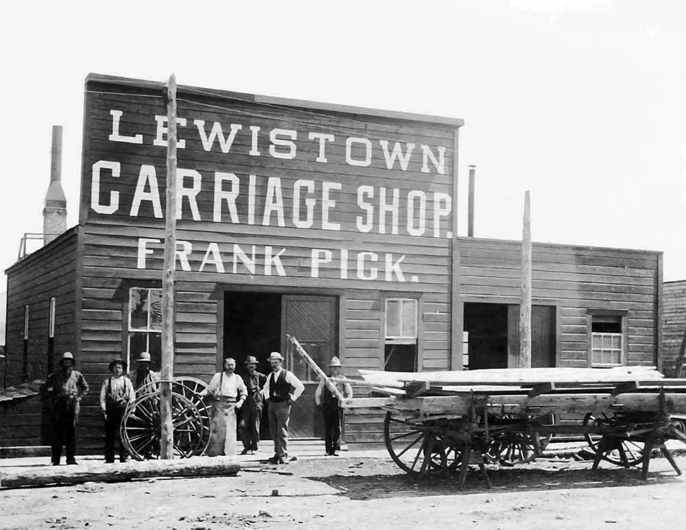 1900 Lewistown Carriage Shop Lewistown Mt Vintage Keychain Reprint