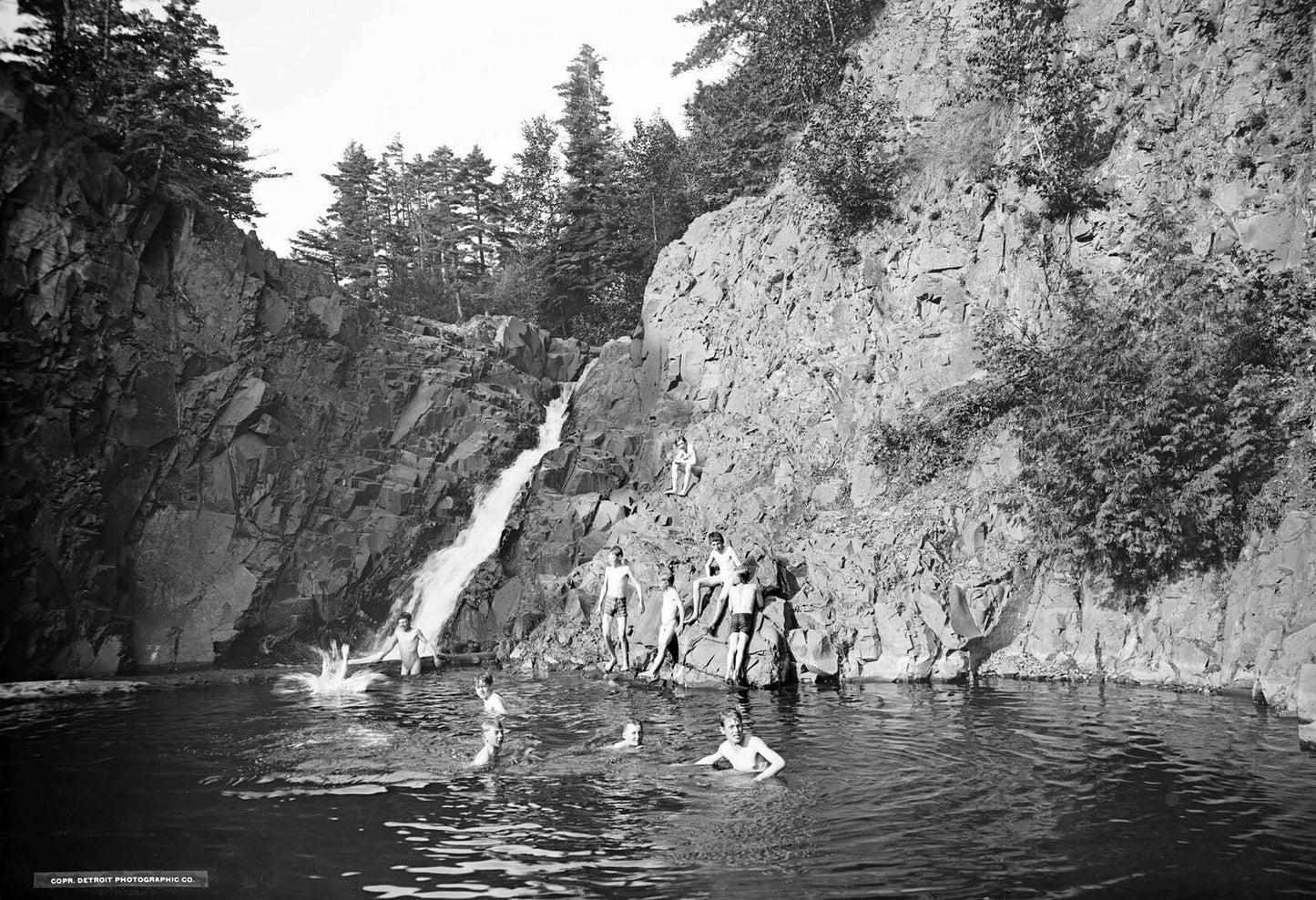 1904 Swimming Hole Lester Park Duluth Minnesota Old 300 Piece Jigsaw Puzzle