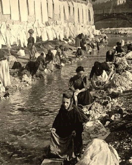 1908 Laundry Day Women Washing Clothes Nice France Keychain Picture Keychain
