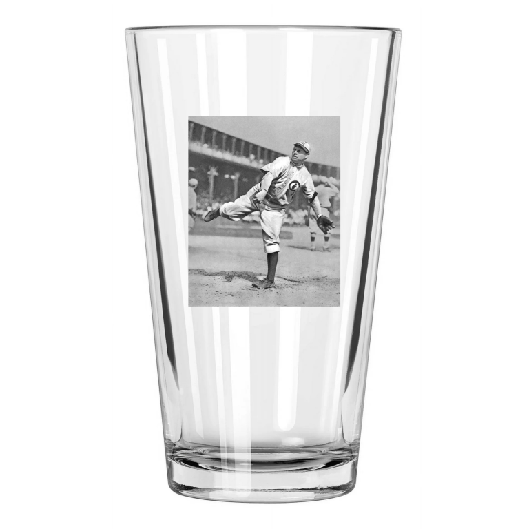 1909 Chicago Cubs Mordecai 'Three Fingers' Brown Photo Pint Beer Drinking Glass
