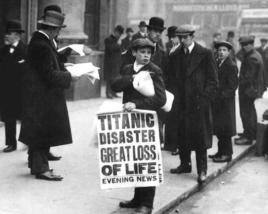 1912 Passenger Liner Rms Titanic Glossy Photo Print Newsboy Paper Poster