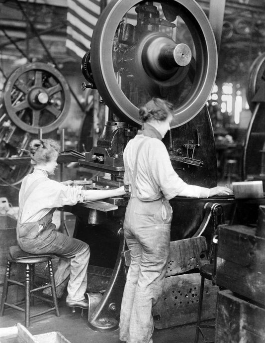 1917 Women Working Machine Shop Detroit Vintage Photograph Reprint