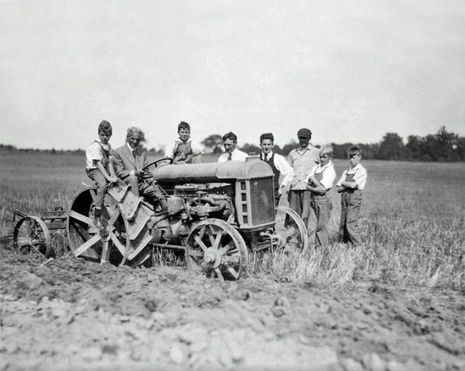 1918 Ford Inventor Henry Ford Glossy Keychain At Firestone Farm Print