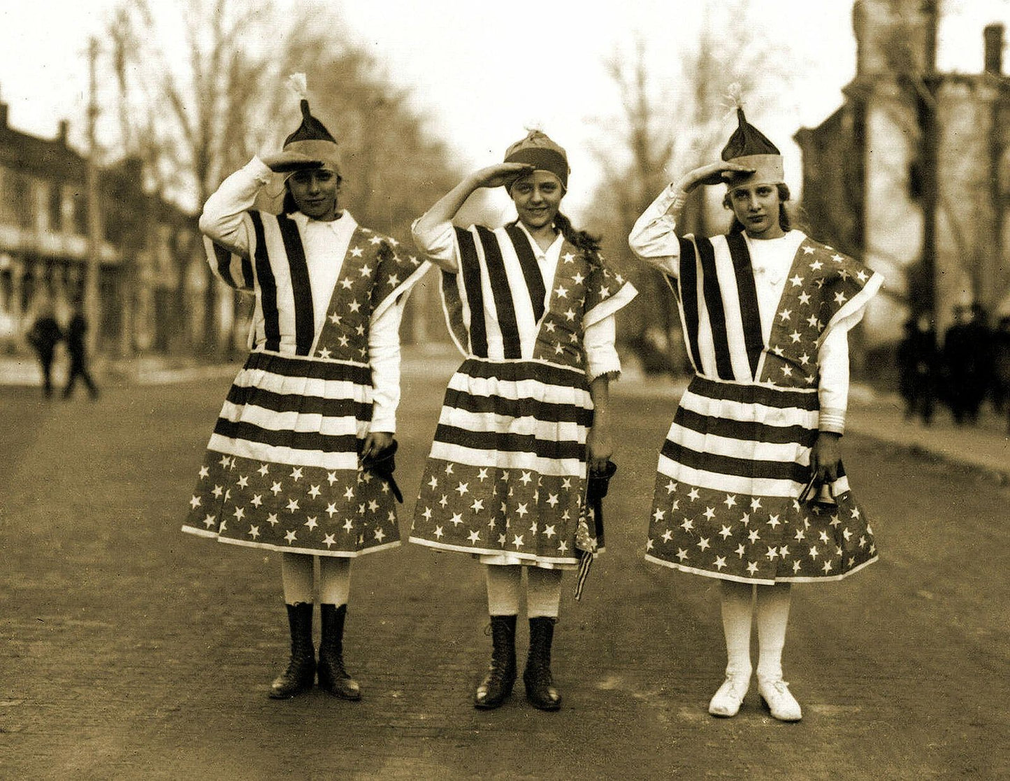 1918 Girls Patriotic Flag Outfits Armistice Parade Oh Old Keychain