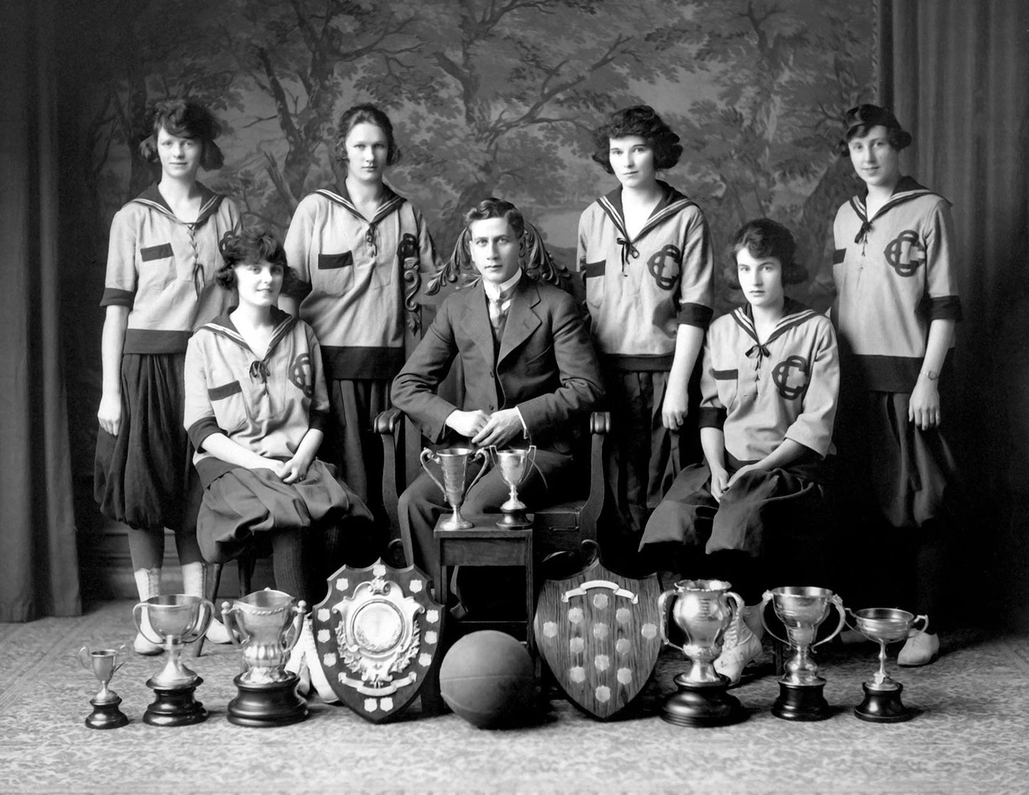 1920 Edmonton Grads Girls Basketball Team Vintage Old 300 Piece Jigsaw Puzzle