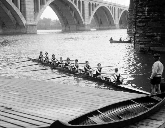 1920 Women'S Crew Team Washington D.C. Vintage Old Keychain Reprint