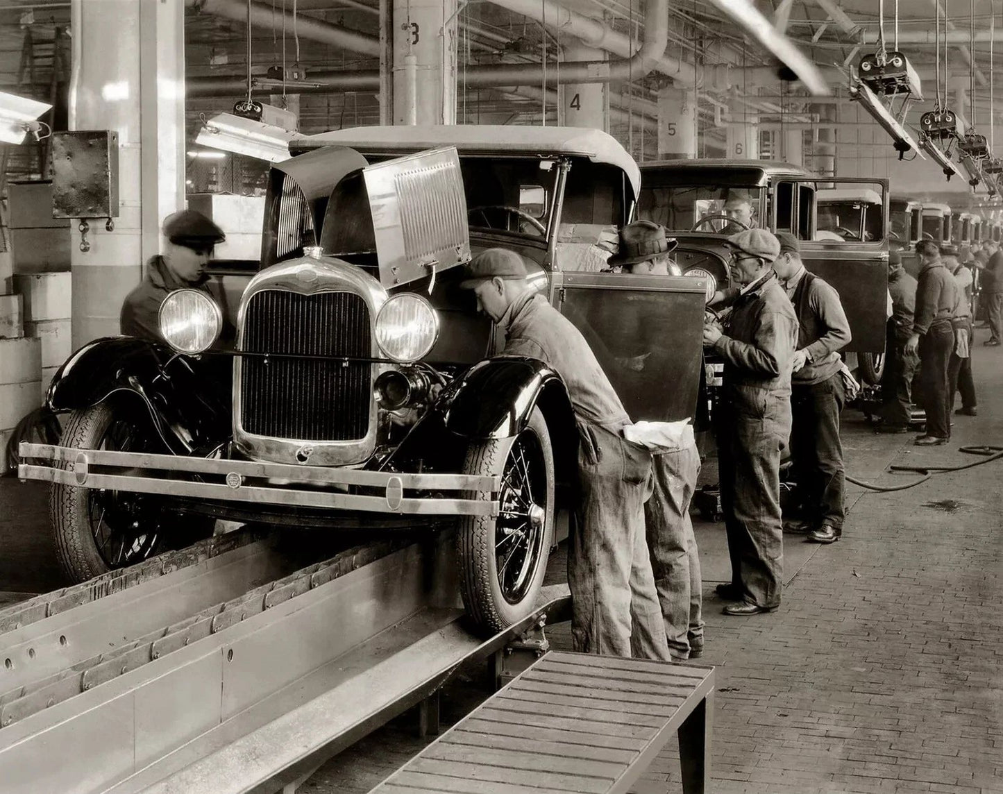 1920 Workers On Ford Model T Assembly Line Classic Car Picture Keychain