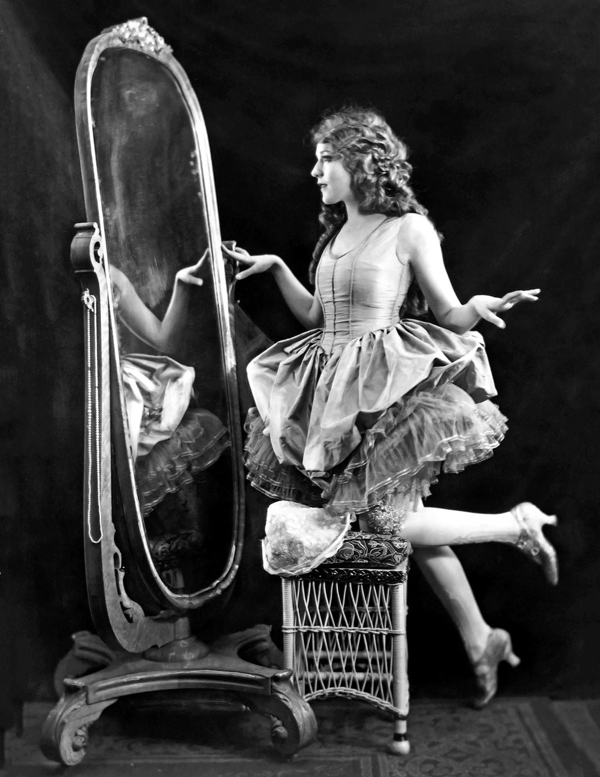 1920 Ziegfeld Girl Mary Pickford Vintage Old Reprint 300 Piece Jigsaw Puzzle