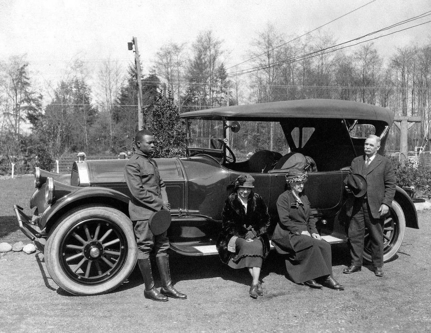 1920S Family Pierce Arrow Car & Chauffeur Retro Historic Picture Keychain