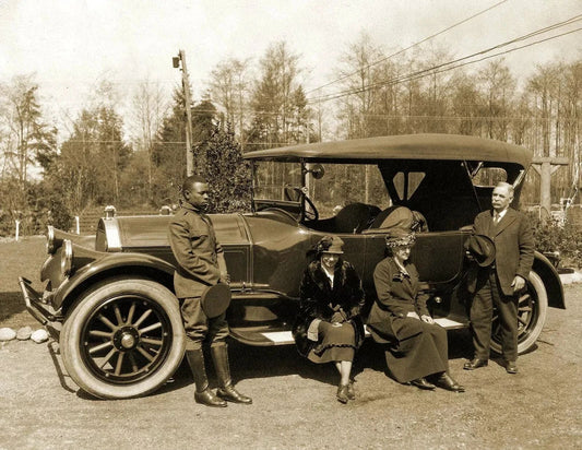 1920S Family Pierce Arrow Car & Chauffeur Retro Vintage Picture Photo