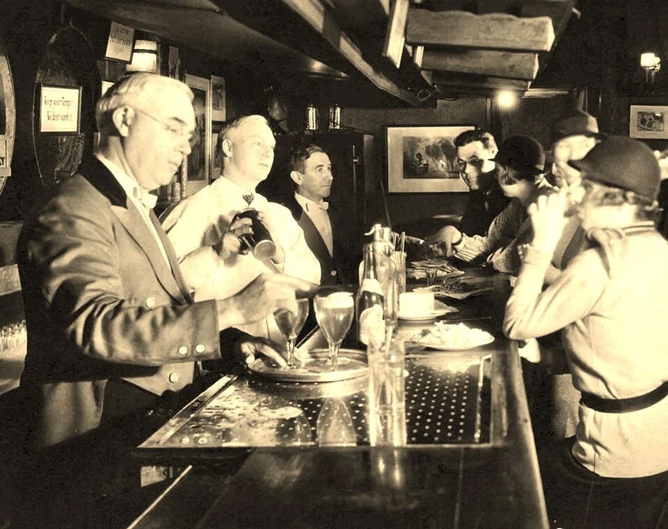 1920S New York City Speakeasy Vintage Prohibition Era 300 Piece Jigsaw Puzzle