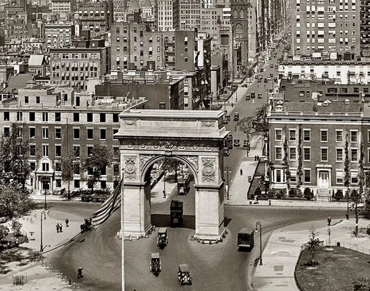 1921 New York Washington Square Classic Buildings Cityscape Picture Keychain