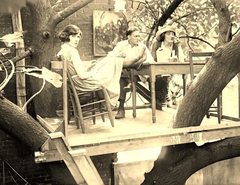1921 The Krazy Kat Speakeasy Tree House Bar Prohibition Era Picture Keychain