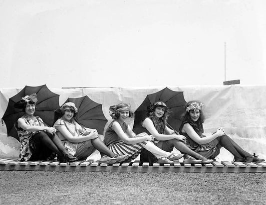 1922 Bathing Beauties Parasols Old Retro Vintage Photograph Reprint