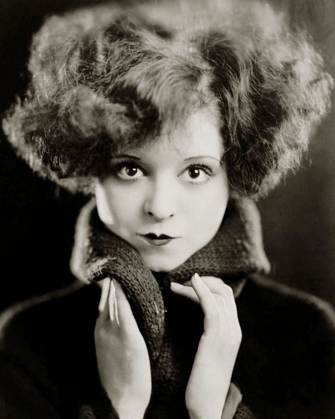 1924 Actress Clara Bow Beautiful Portrait Keychain Keychain
