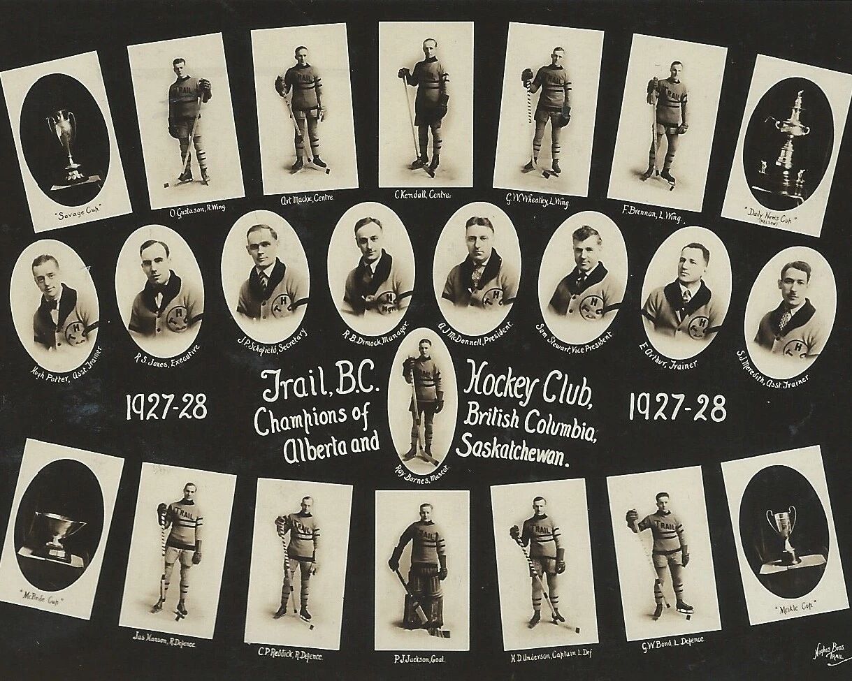 28 Trail Smoke Eaters Team Keychain Hockey Picture Wkhl Champs