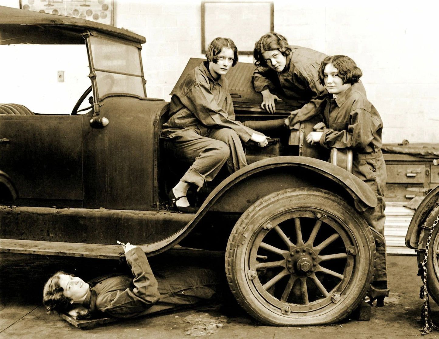 1927 High School Girls In Auto Repair Shop Class Old Photo Reprint