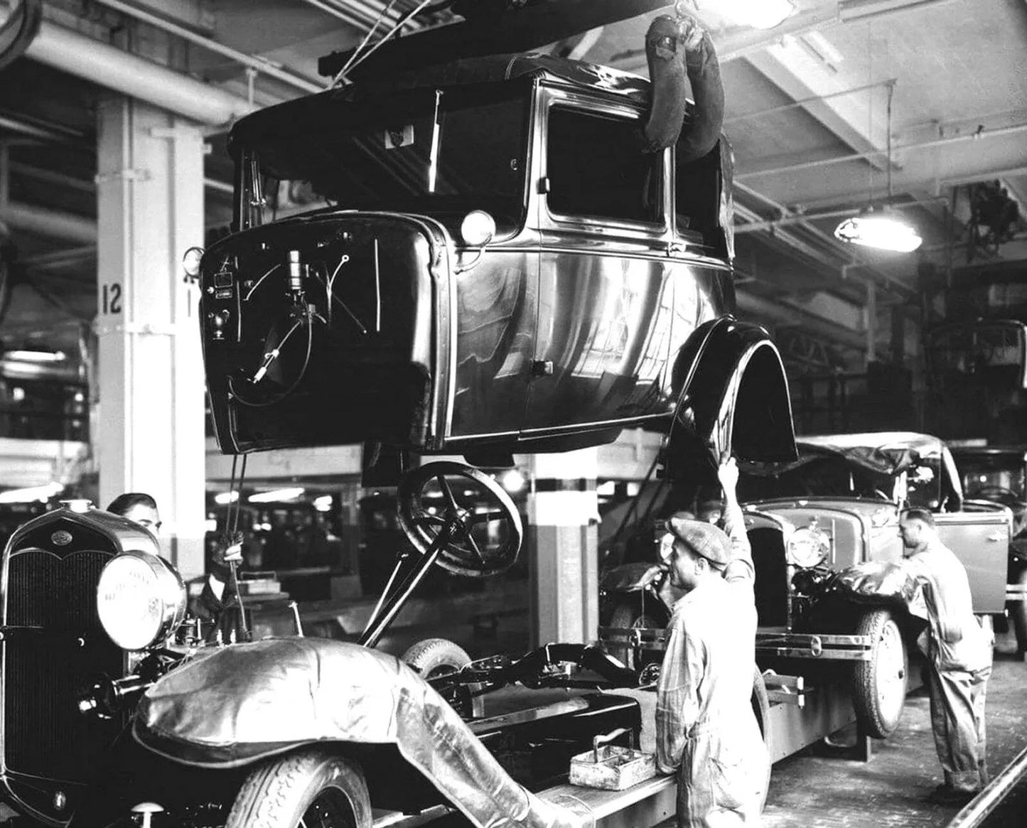 1931 Ford Model A Victoria Coupe Factory Assembly Retro Car Picture Keychain