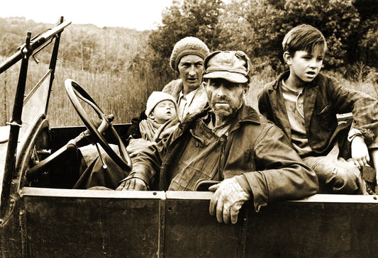 1935 Destitute Family In Their Car Arkansas Old Photo Reprint