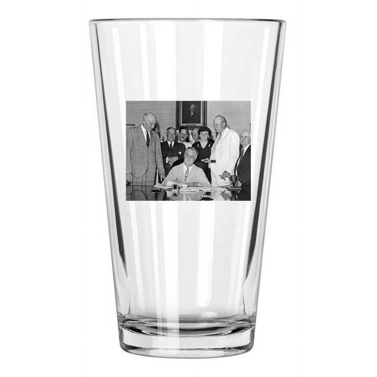 1935 President Franklin D Roosevelt Fdr Social Security Act Pint Beer Glass