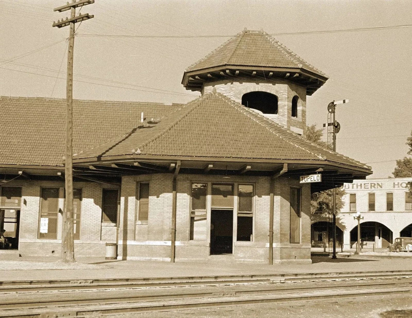 1935 Railroad Station Tupelo Mississippi Vintage Retro Picture Magnet